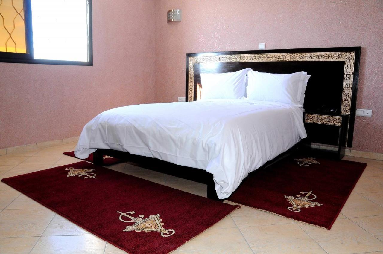 Hotel Al Madina Safi Quarto foto